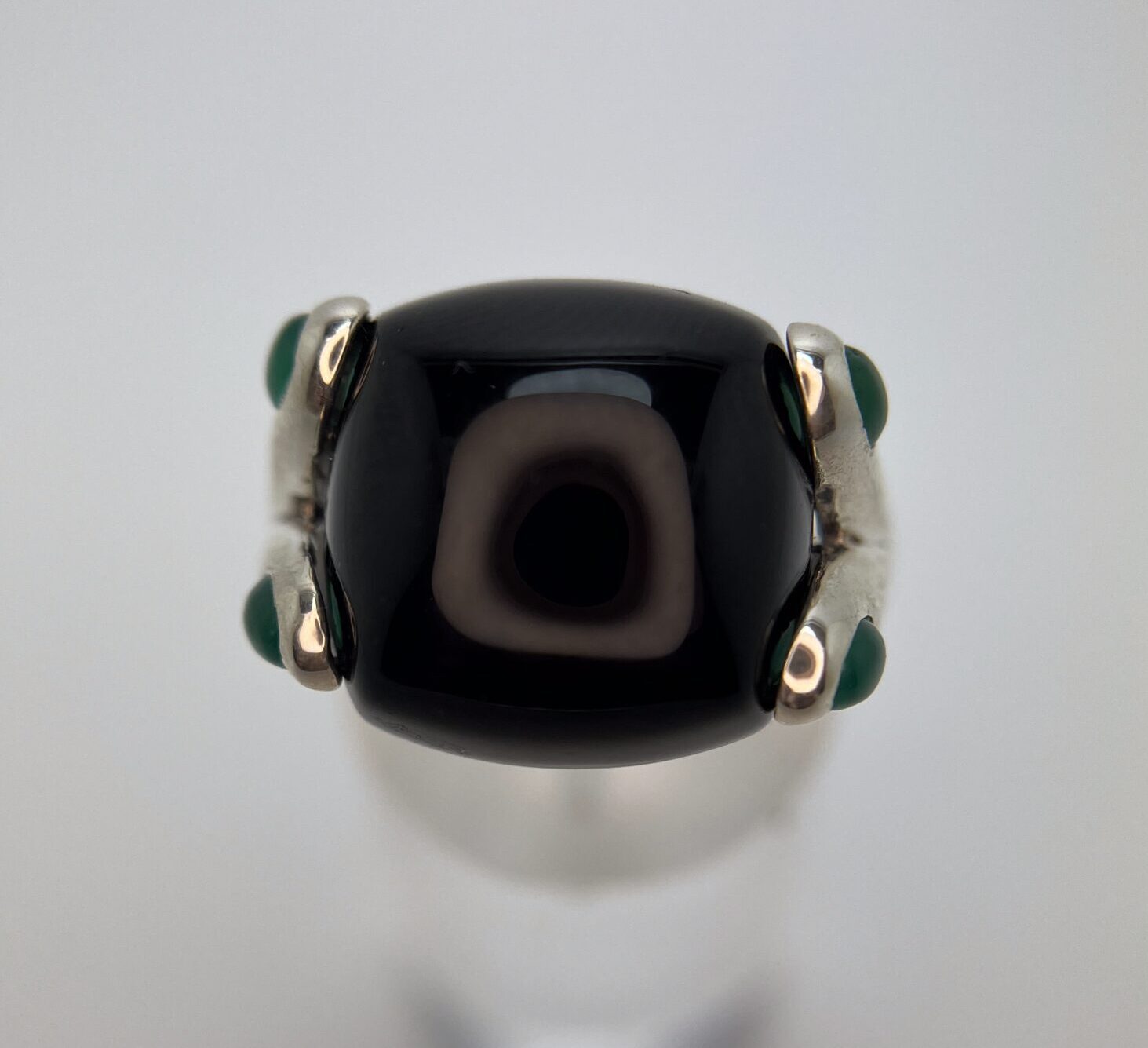 Onyx Sugar Loaf Ring with Green Agate Sides