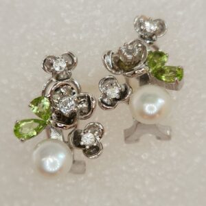 Floral Peridot, Pearl & white Topaz earring