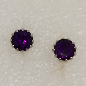 Coronet setting 7mm Amethyst stud