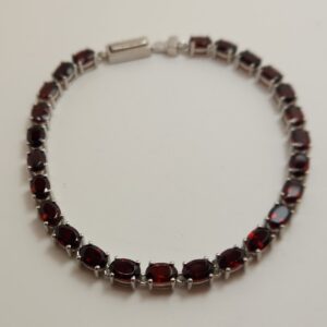 Garnet ovals tennis bracelet